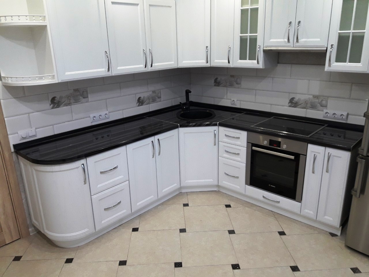 Белый кухонный гарнитур-Кухня МДФ в ПВХ «Модель 540»-фото3