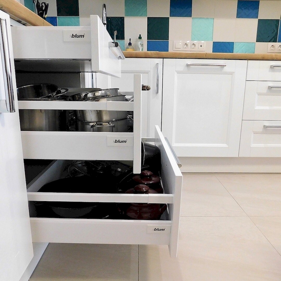 Белый кухонный гарнитур-Кухня МДФ в эмали «Модель 591»-фото8