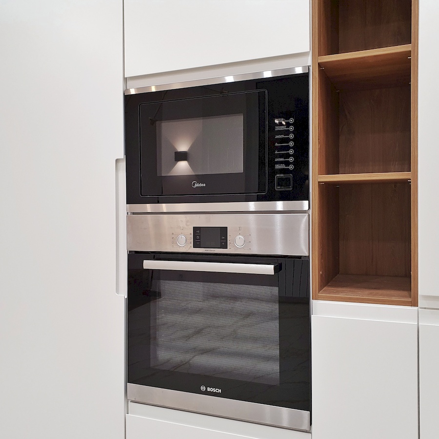Белый кухонный гарнитур-Кухня МДФ в эмали «Модель 743»-фото3
